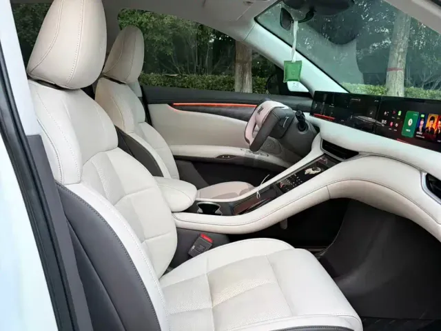 IM Motors LS6 — Фото автомобиля 16