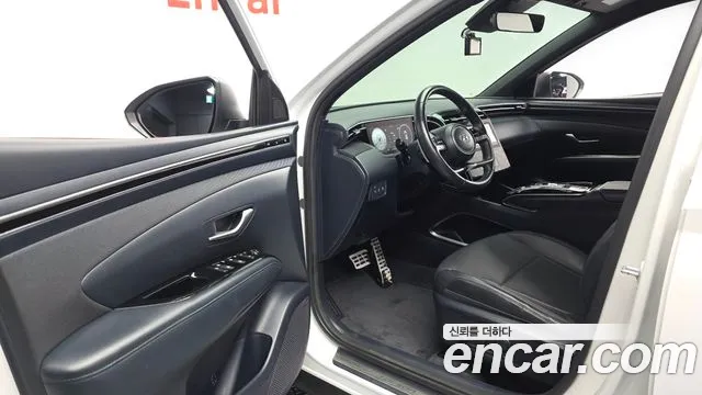 Hyundai Tucson Tucson (NX4) Бензин 1.6 турбо 2WD — Фото автомобиля 10