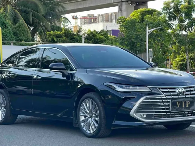 Toyota Avalon — Фото автомобиля 3