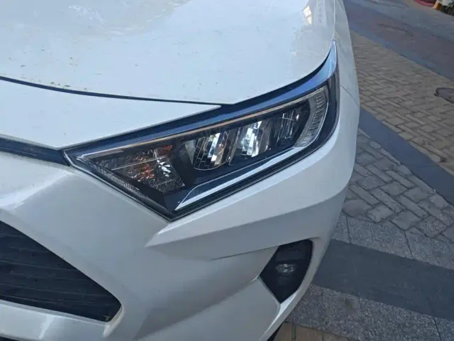 Toyota RAV4 — Фото автомобиля 5