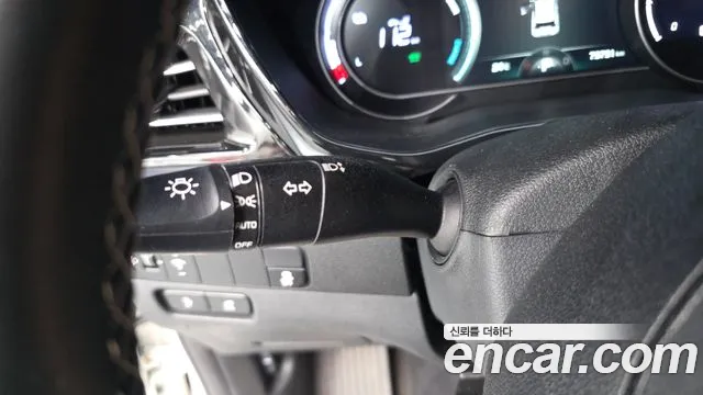 Kia Niro — Фото автомобиля 25