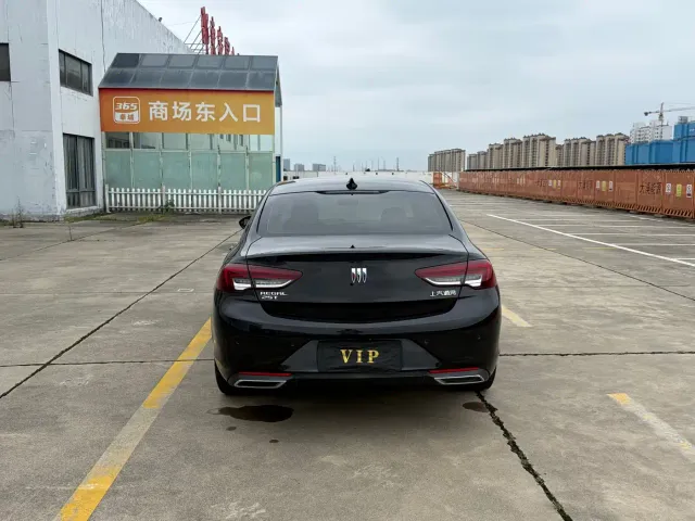 Buick Regal — Фото автомобиля 6