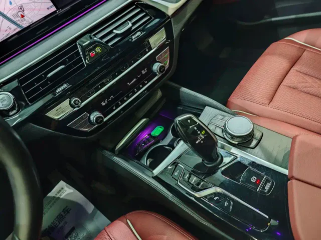 BMW 5 Series — Фото автомобиля 16