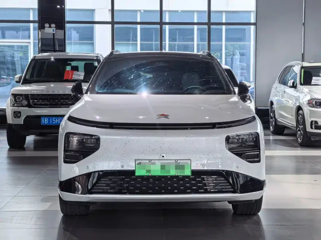 Xpeng G9 — Фото автомобиля 2