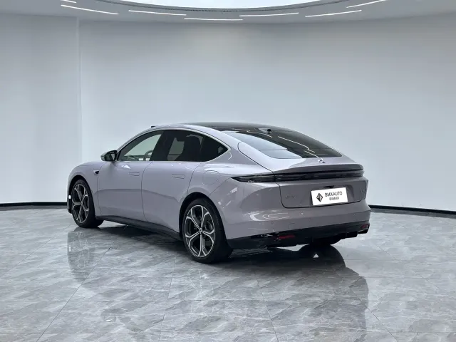 Nio ET5 — Фото автомобиля 3