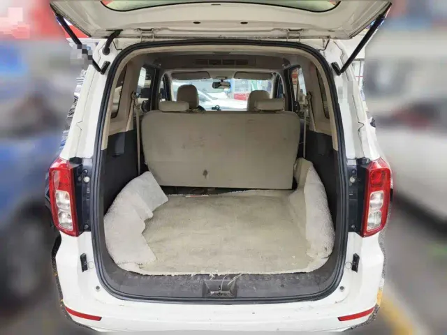 Wuling Hongguang — Фото автомобиля 5