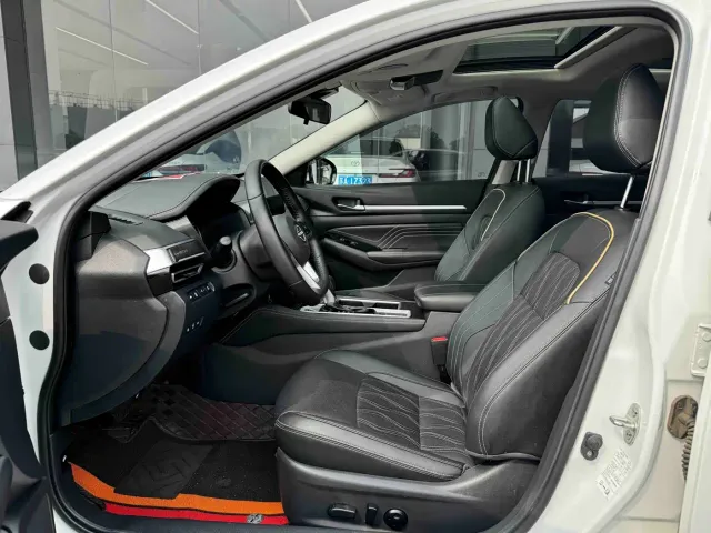 Nissan Teana — Фото автомобиля 3