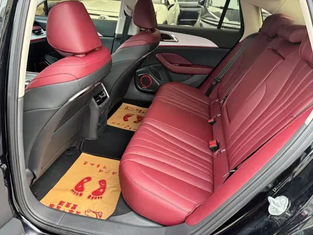 Hongqi H5 — Фото автомобиля 6