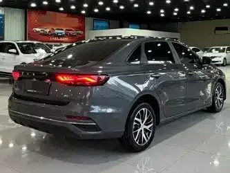 Geely Emgrand — Фото автомобиля 4