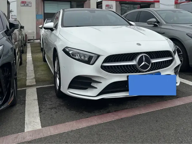 Фотография автомобиля — Mercedes-Benz A-Class