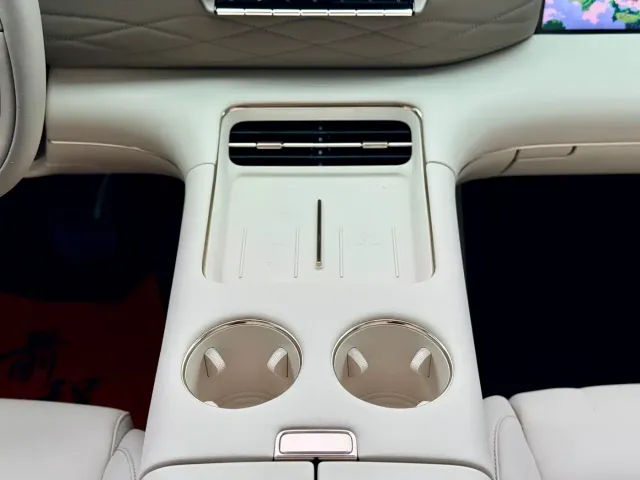 IM Motors LS9 — Фото автомобиля 16