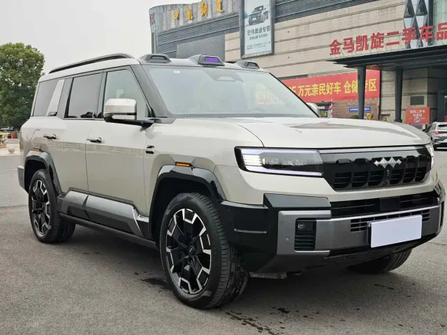 BYD FangChengBao Leopard 8 — Фото автомобиля 3