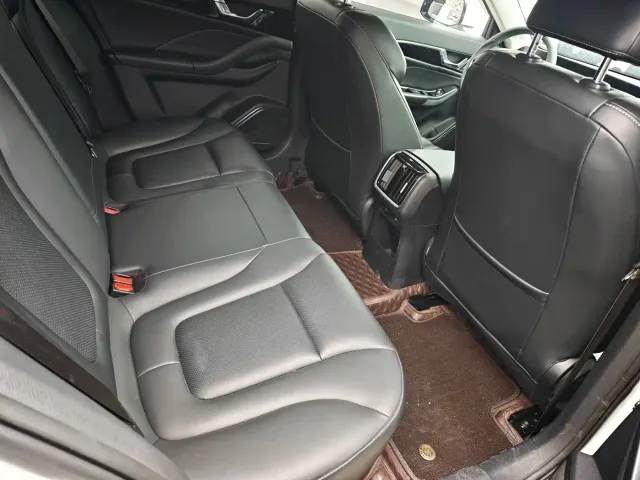 Bestune B70 — Фото автомобиля 16