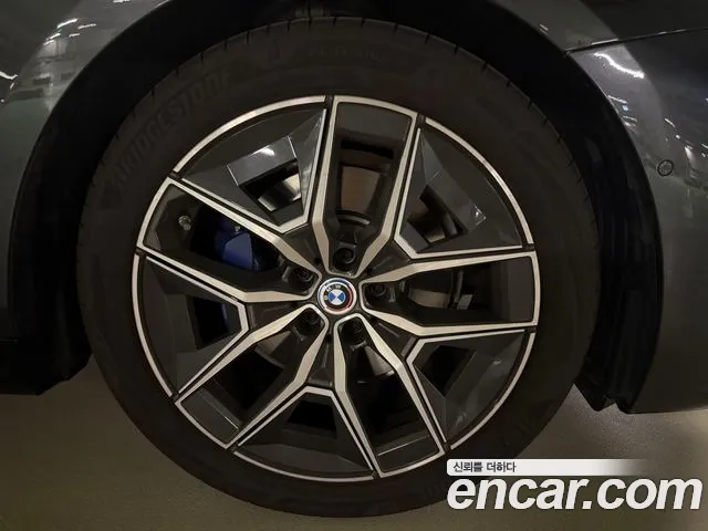BMW 5 Series G60 — Фото автомобиля 9