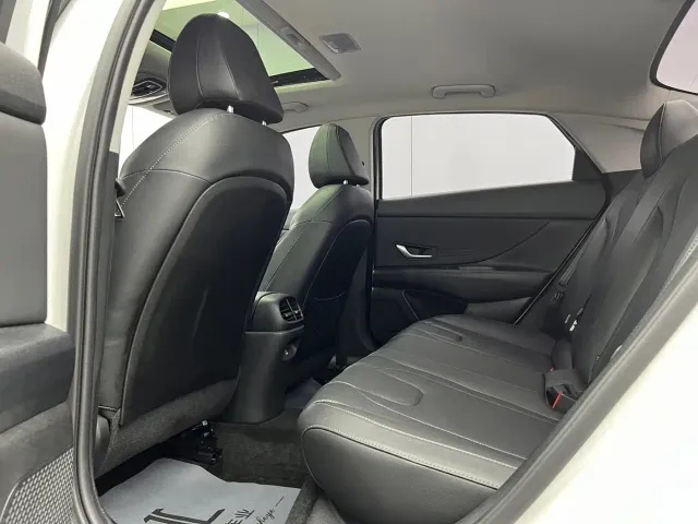 Hyundai Elantra — Фото автомобиля 8