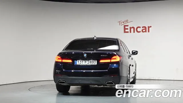 BMW 5-Series — Фото автомобиля 3