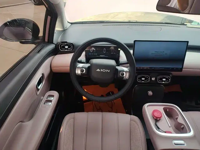 GAC Aion UT — Фото автомобиля 10