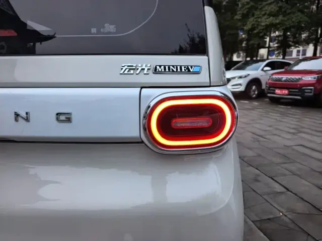 Wuling Hongguang Mini EV — Фото автомобиля 7