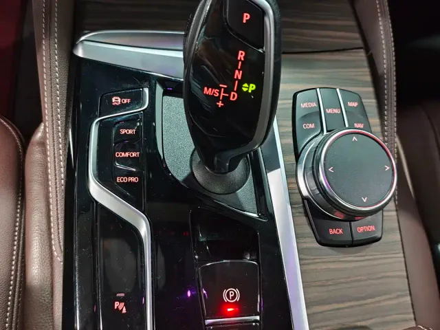 BMW 5 Series — Фото автомобиля 14
