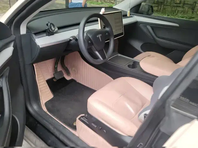 Tesla Model Y — Фото автомобиля 9