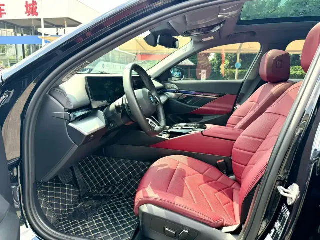 BMW 5 Series — Фото автомобиля 7