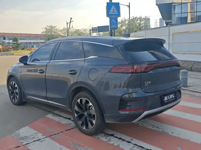 BYD Tang — Фото автомобиля 7