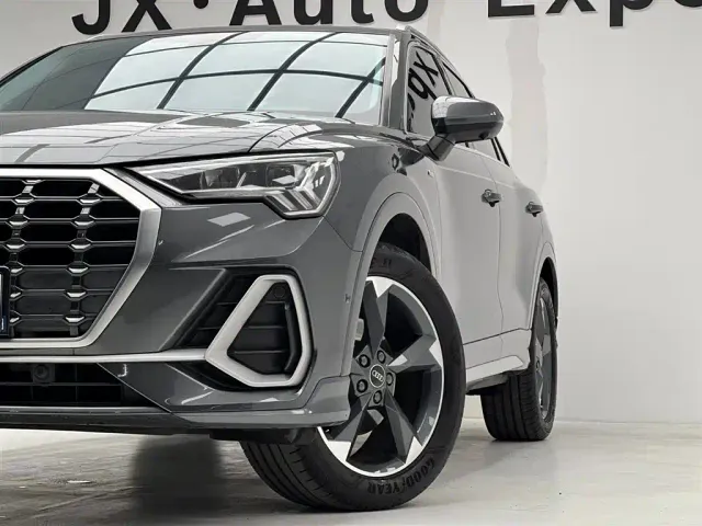 Audi Q3 — Фото автомобиля 4