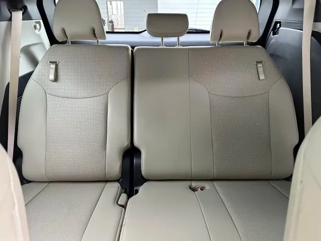 Toyota Sienna — Фото автомобиля 16