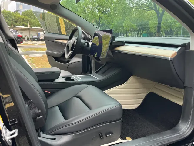 Tesla Model 3 — Фото автомобиля 9