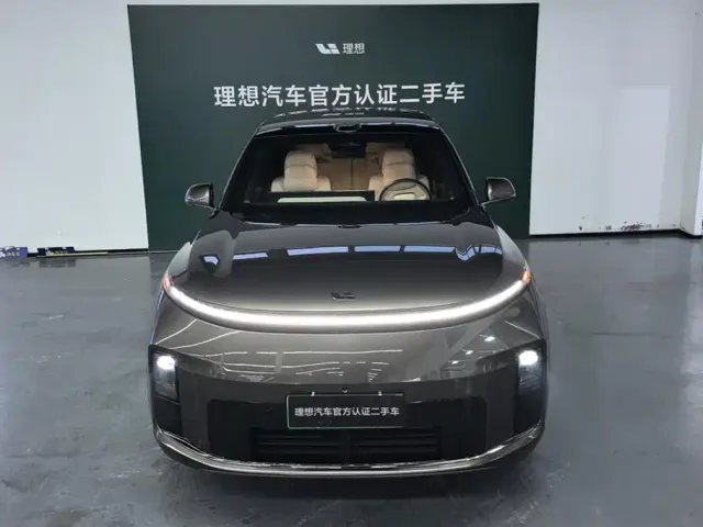 Li Auto L9 — Фото автомобиля 2