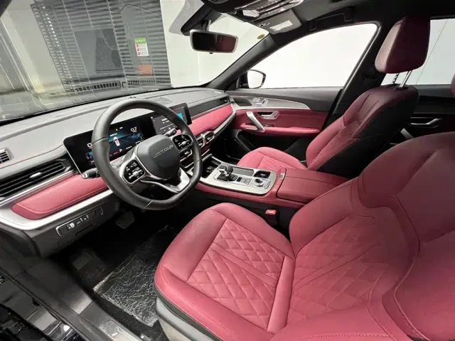 Jetour X70 Plus — Фото автомобиля 3