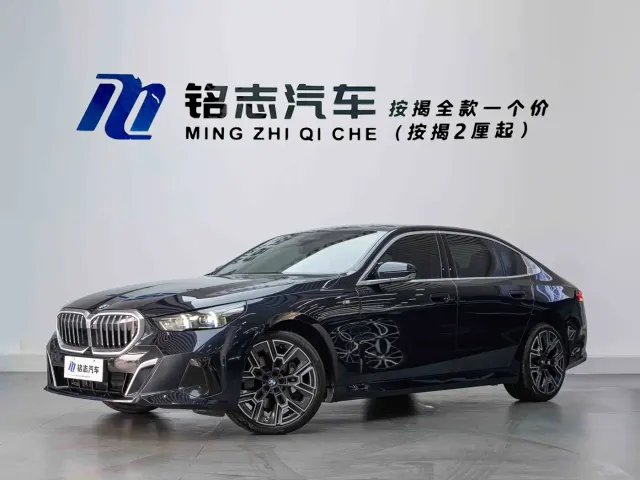 Фотография автомобиля — BMW 5 Series