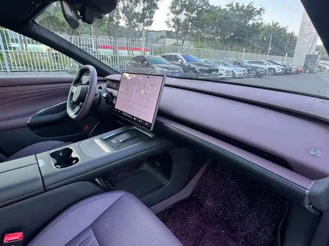 Xiaomi SU7 — Фото автомобиля 23