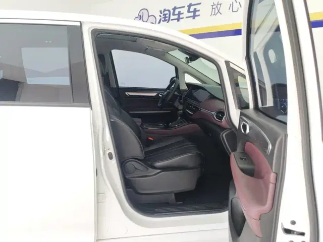 GAC Trumpchi M6 — Фото автомобиля 8