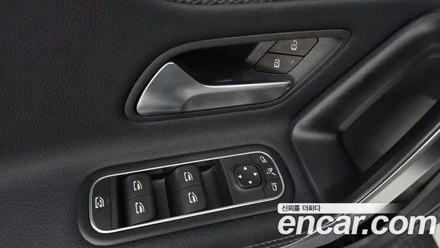Mercedes-Benz A-Class — Фото автомобиля 27