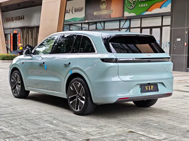 Li Auto L6 — Фото автомобиля 13