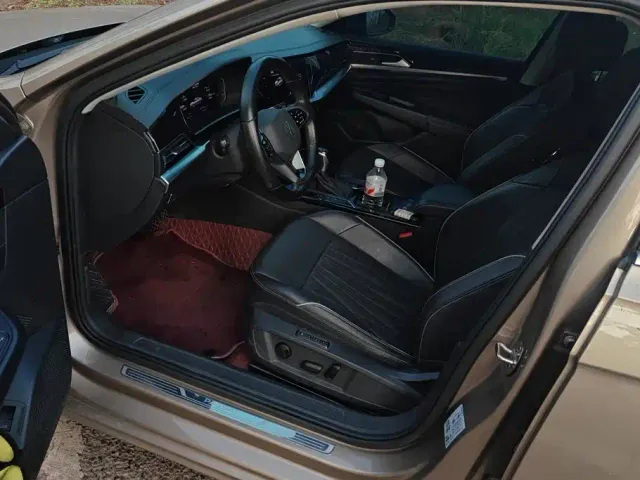 Volkswagen Passat — Фото автомобиля 9