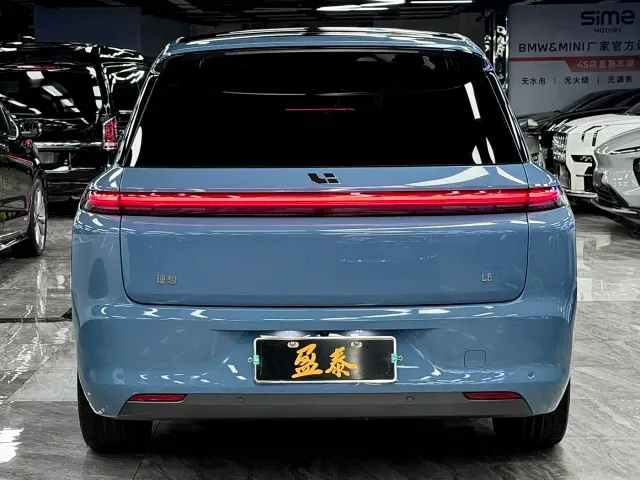Li Auto L8 — Фото автомобиля 6