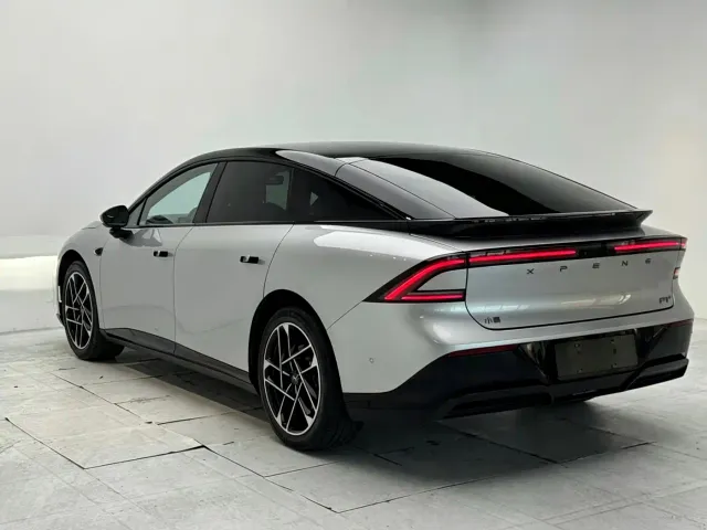 Xpeng P7+ — Фото автомобиля 15