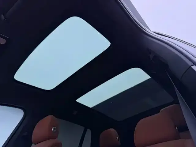 Li Auto L8 — Фото автомобиля 12