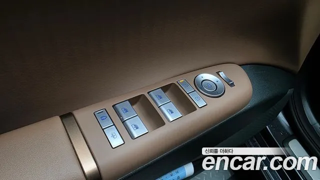 Hyundai Grandeur GN7 — Фото автомобиля 30