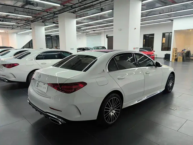 Mercedes-Benz C-Class — Фото автомобиля 4