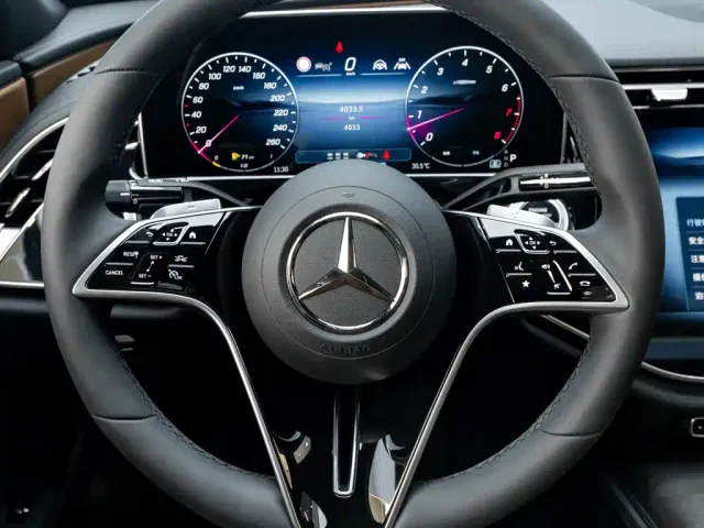 Mercedes-Benz E-Class — Фото автомобиля 16