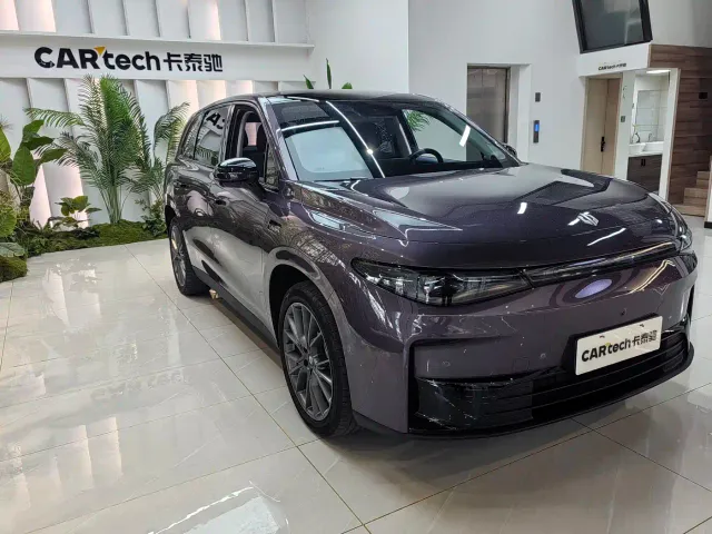 Leapmotor C10 — Фото автомобиля 3