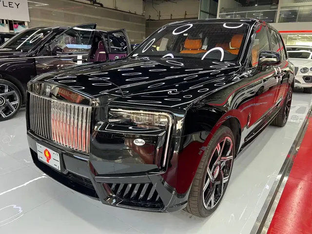 Фотография автомобиля — Rolls-Royce Cullinan