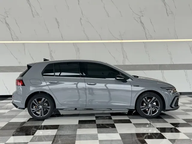 Volkswagen Golf — Фото автомобиля 4