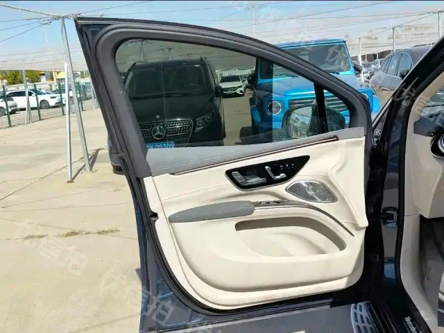 Mercedes-Benz EQS SUV — Фото автомобиля 8