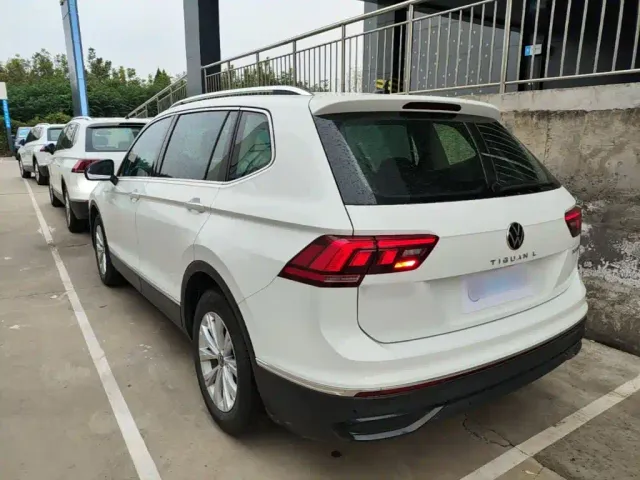 Volkswagen Tiguan L — Фото автомобиля 4