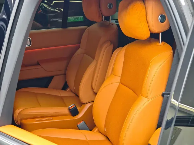 Li Auto L8 — Фото автомобиля 12