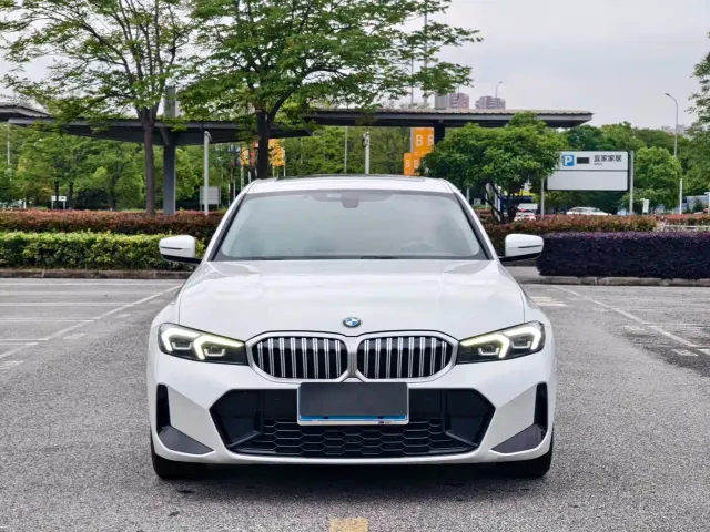 BMW 3 Series — Фото автомобиля 2